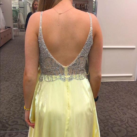 Light Yellow dress! Size 2. - Picture 3 of 3
